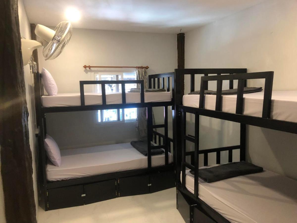 Social Quarters Blanco - Youth Hostel 18 To 35 Only Райли Бийч Екстериор снимка