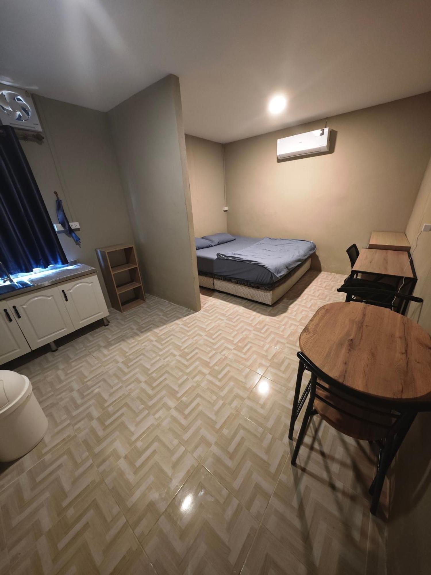 Social Quarters Blanco - Youth Hostel 18 To 35 Only Райли Бийч Екстериор снимка